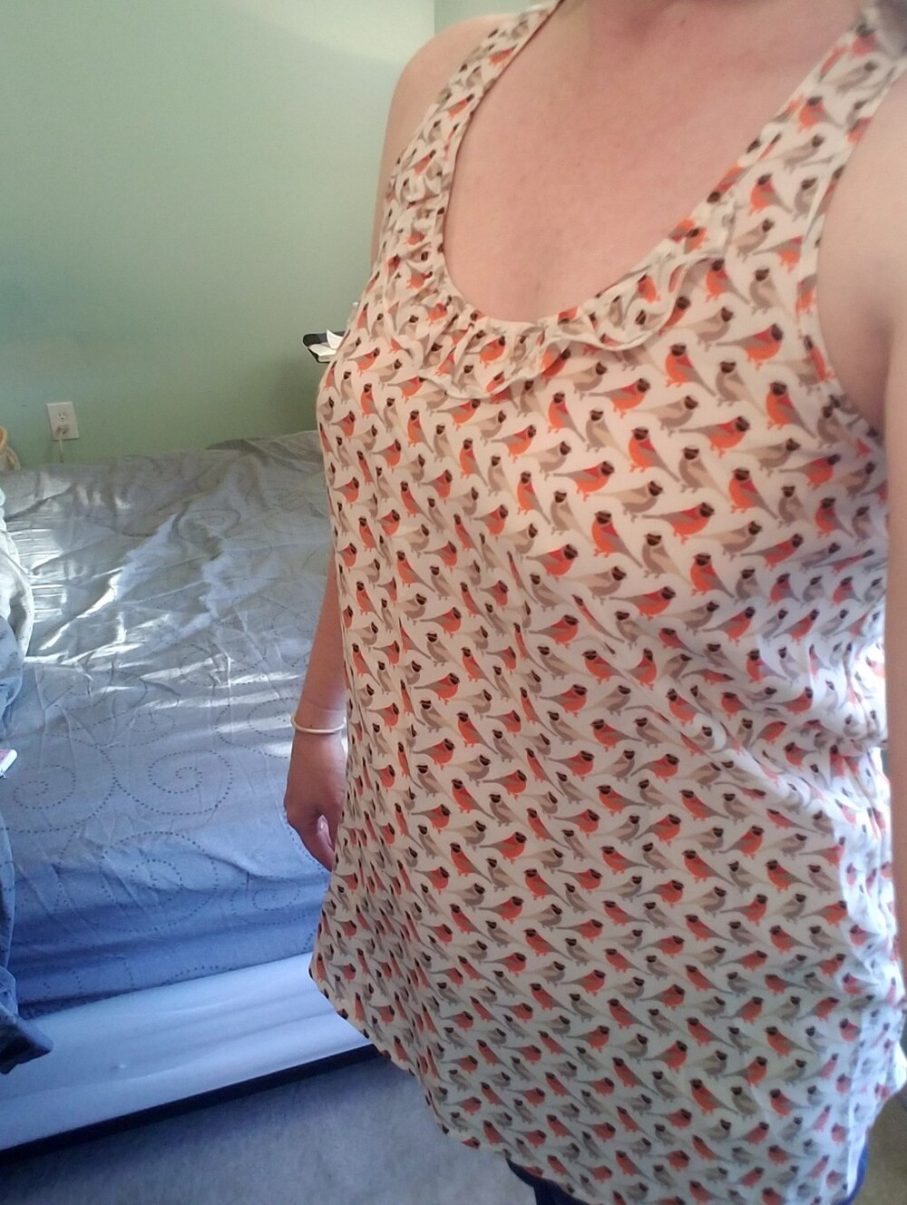 Candies Top With T Ruffle Back In Great Condition - Picture 2 of 8